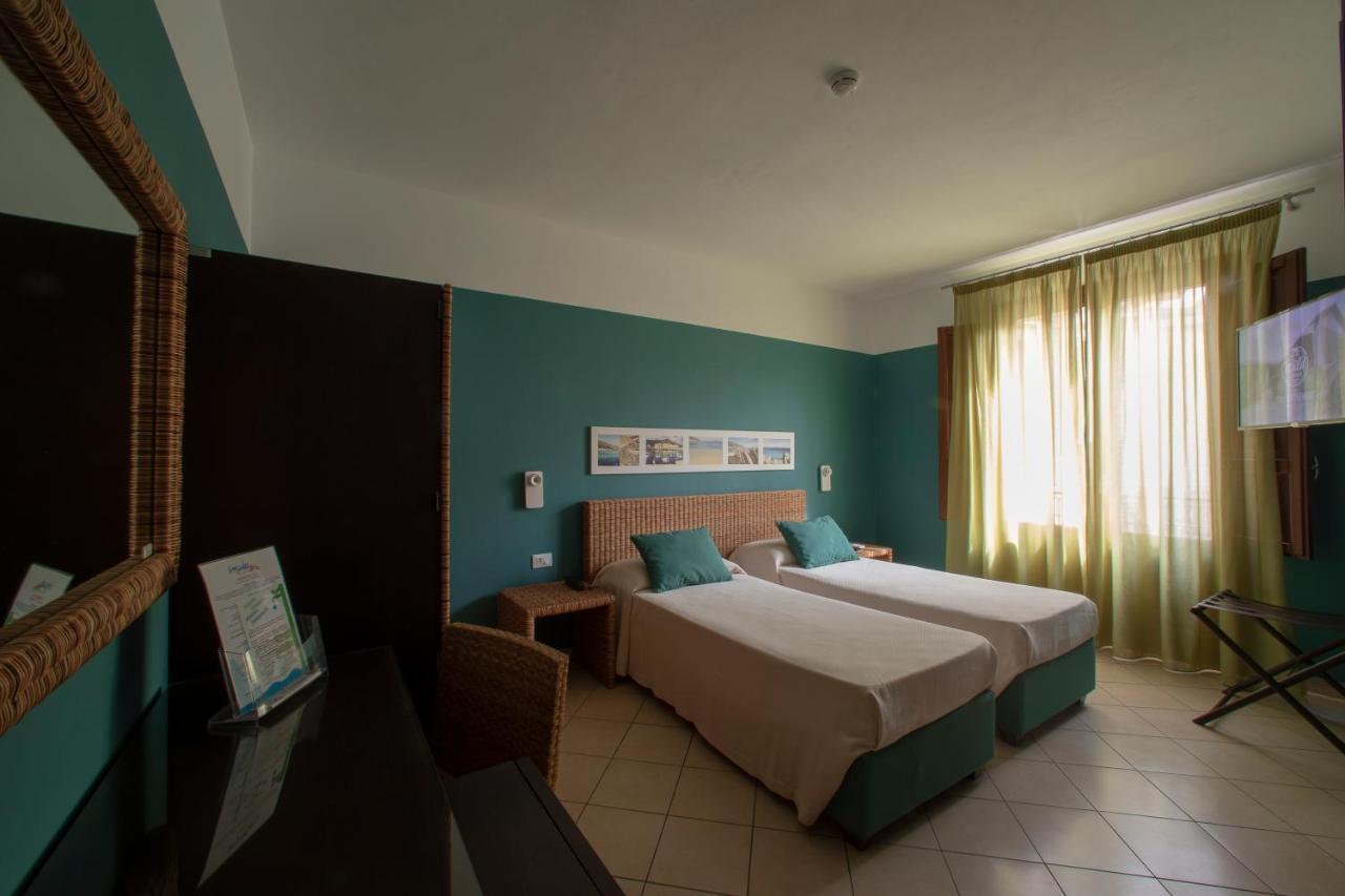 Insula Hotel Favignana Exteriör bild